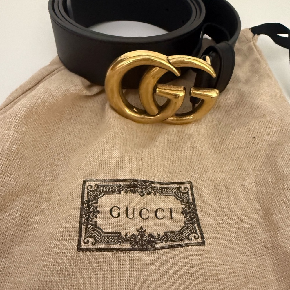 Gucci Belt with Black Strap and Gold GG Buckle